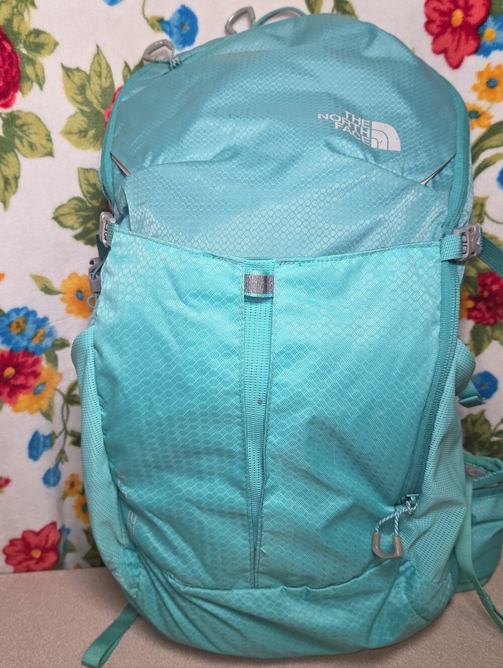 The North Face Aleia 22 Liter Backpack - Picture 8 of 8